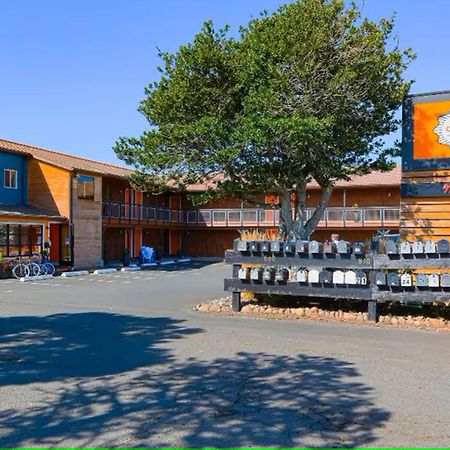 Coast River Inn By Oyo Seaside Exterior foto